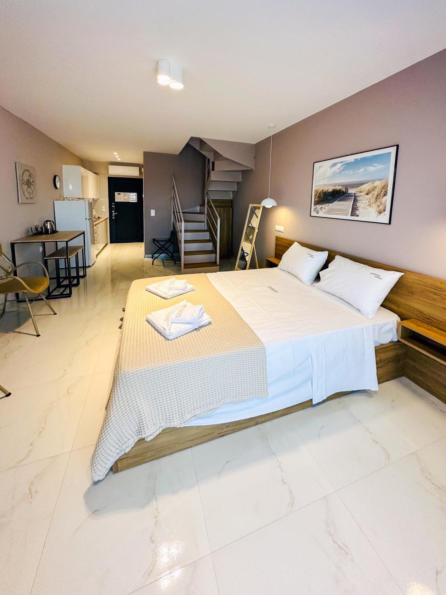 Sithonian Sunset Luxury - Nikiti Cozy Getawaysアパートホテル エクステリア 写真